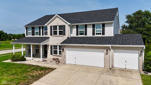 8330 Balmoral Ln, Avon, IN, 46123-7666 | Card Image