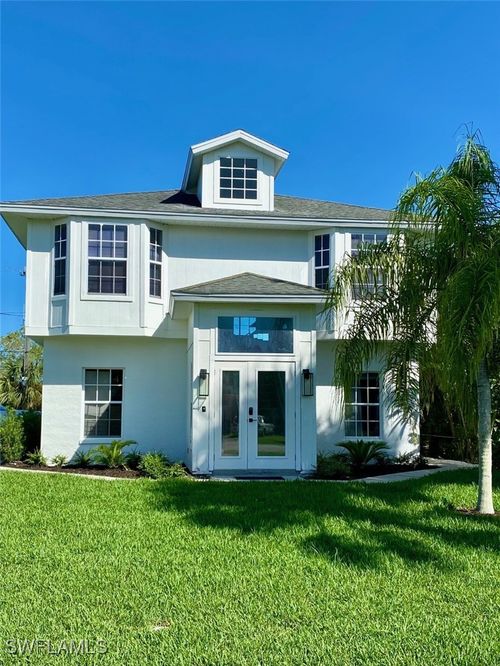 803 104th Ave N, Naples, FL, 34108-3232 | Card Image