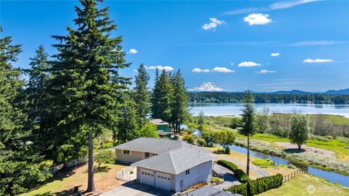 16026 Lawrence Pl Se, Yelm, WA, 98597-7812 | Card Image