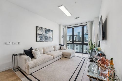 apt-429-800 Embassy Dr, Austin, TX, 78702-2789 | Card Image