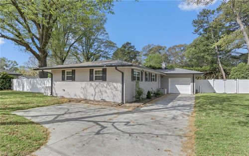 725 North Great Neck Road, Virginia Beach, VA, 23454 | Card Image