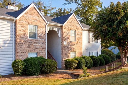 g-4000 Whirlaway Ct, Clemmons, NC, 27012-8610 | Card Image