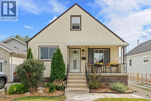 2578 George Ave, Windsor, ON, N8W4M7 | Card Image