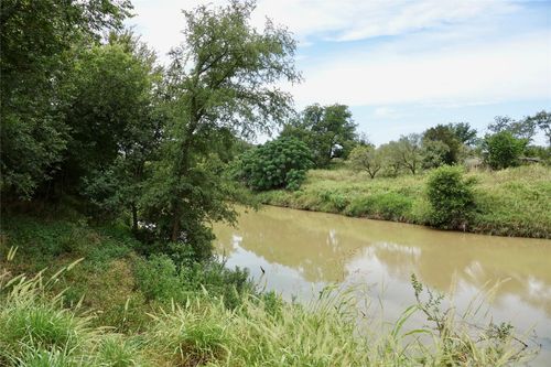 392 County Road 433, Mullin, TX, 76864-2625 | Card Image