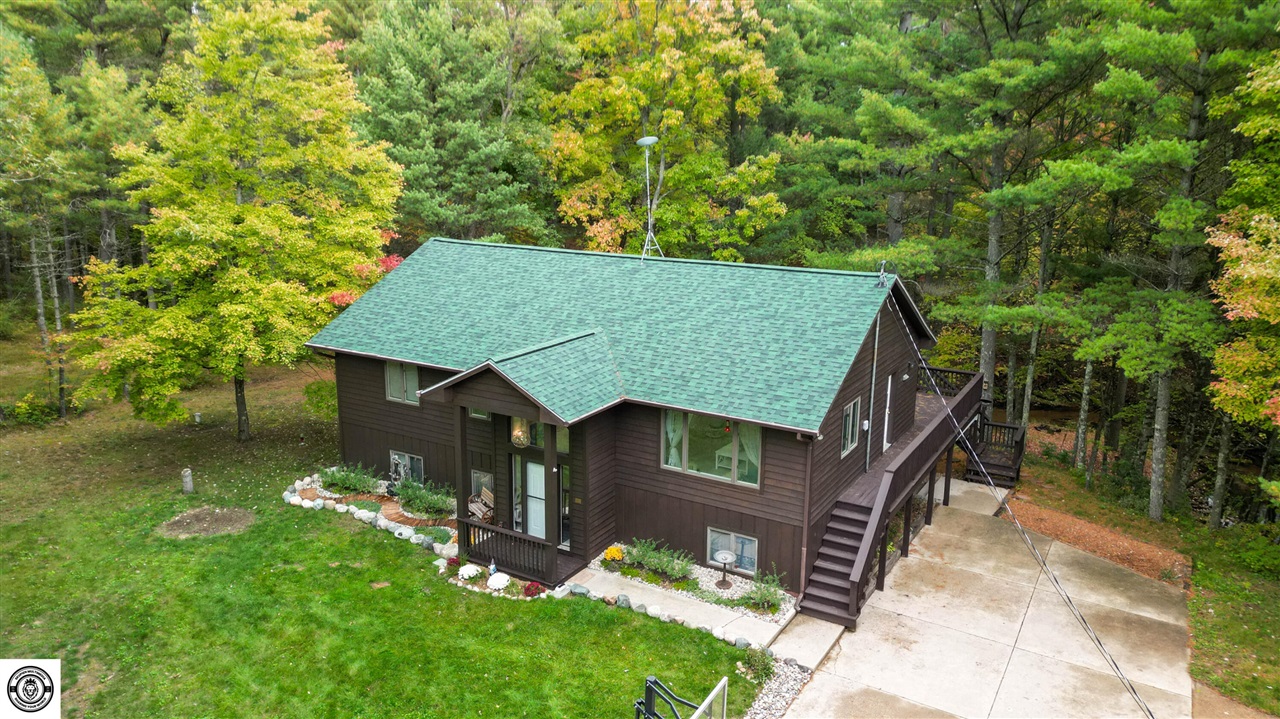 Walnut Ave, White Cloud, MI 49349