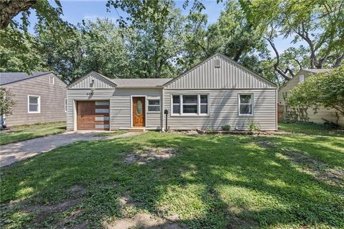 5441 Cedar St, Roeland Park, KS, 66205-2220 | Card Image