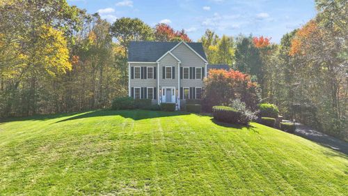 27 Revolutionary Ln, Nottingham, NH, 03290-5816 | Card Image