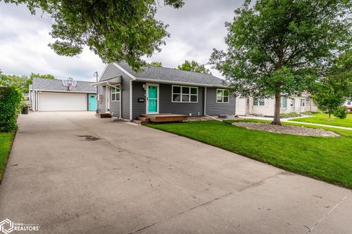 1601 Elder Dr, Marshalltown, IA, 50158-3143 | Card Image
