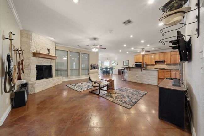 116 Grey Fox Ln, House other with 3 bedrooms, 2 bathrooms and 6 parking in Bertram TX | Image 6
