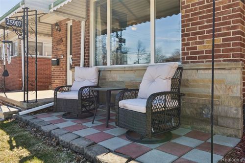 25907 Harmon St, Saint Clair Shores, MI, 48081-2138 | Card Image