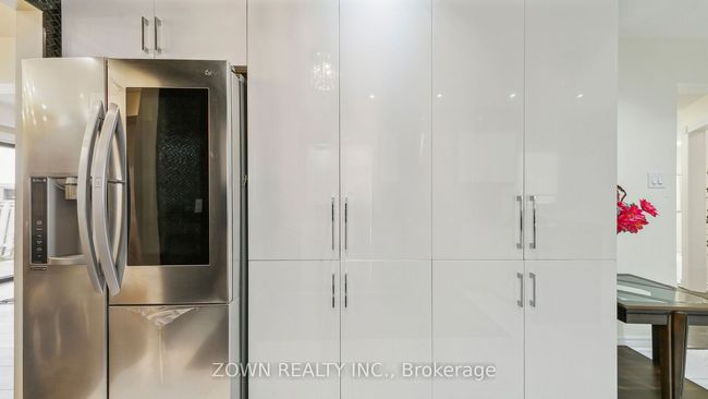 33 Dafoe Cres, House other with 6 bedrooms, 4 bathrooms and 2 parking in Brampton ON | Image 12