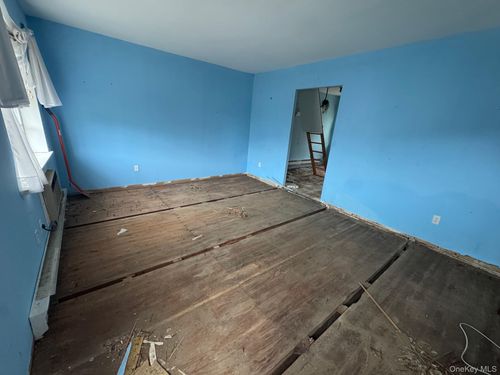 d28-1000 9th St, Greenport, NY, 11944-1700 | Card Image