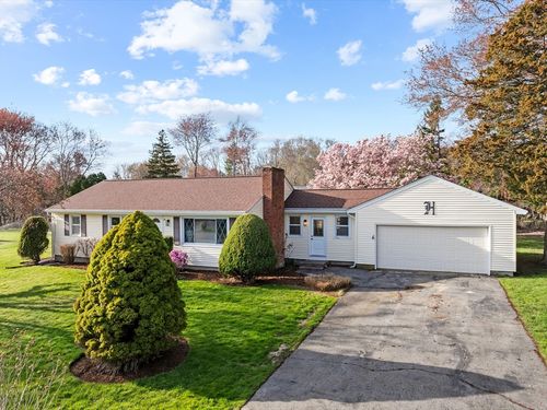 42 Tee Jay Dr, Seekonk, MA, 02771-3319 | Card Image