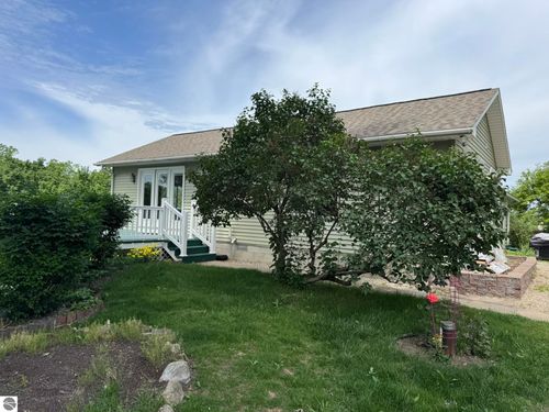 10311 Se Torch Lake Dr, Alden, MI, 49612 | Card Image
