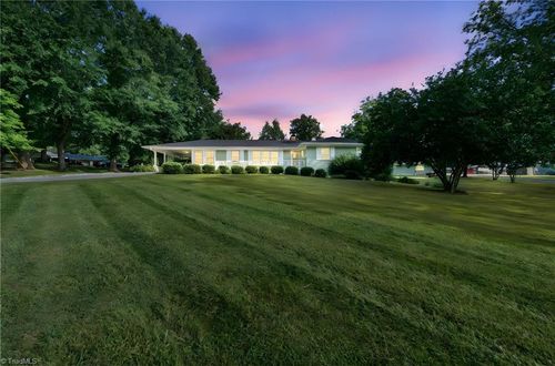 606 Spring St, Walnut Cove, NC, 27052-6879 | Card Image