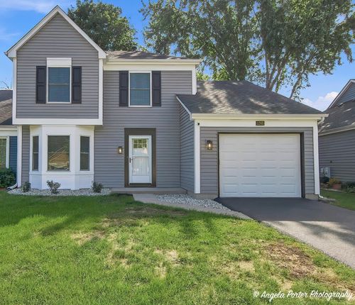 1240 Huntington Dr, Mundelein, IL, 60060-3206 | Card Image