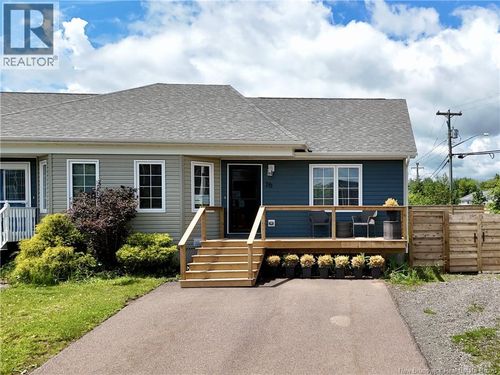76 Golden St, Moncton, NB, E1G5T4 | Card Image