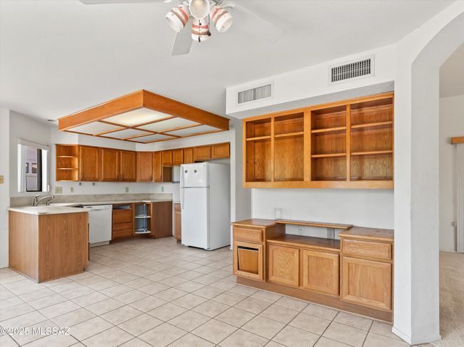 15-Family Room | Image 15