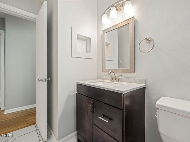 31-Hall Bath | Image 15