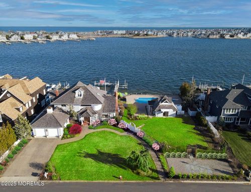 292 Dutchmans Point Rd, Mantoloking, NJ, 08738-1010 | Card Image