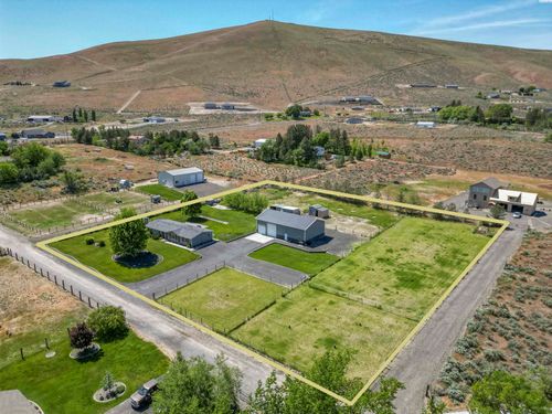 57404 N 385 Pr Ne, Benton City, WA, 99320-4540 | Card Image