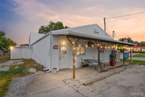 100 W Locust St, Fieldon, IL, 62031-1142 | Card Image