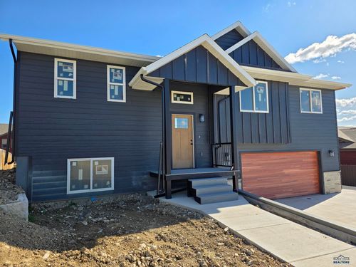 910 Summerfield Dr, Rapid City, SD, 57703-4826 | Card Image