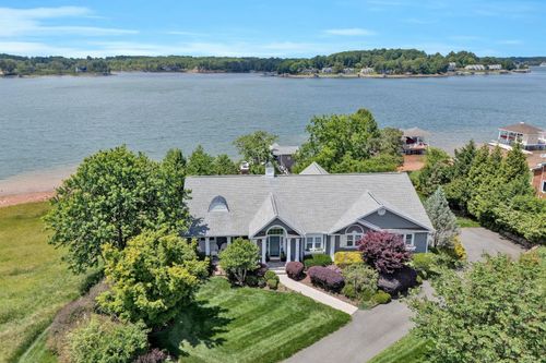 155 Shoreline Cir, Penhook, VA, 24137-5092 | Card Image