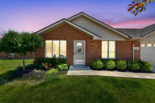 891 Autumn Chase Ln, Marysville, OH, 43040-8160 | Card Image