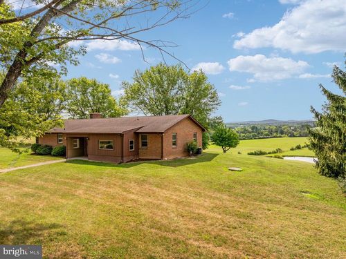 101 Nelson Rd, STRASBURG, VA, 22657-5253 | Card Image