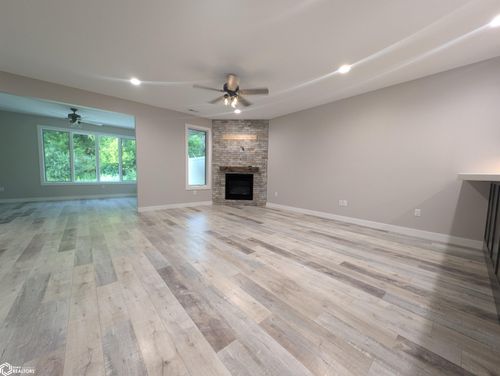 532 River Bend Ct, Mason City, IA, 50401-2589 | Card Image