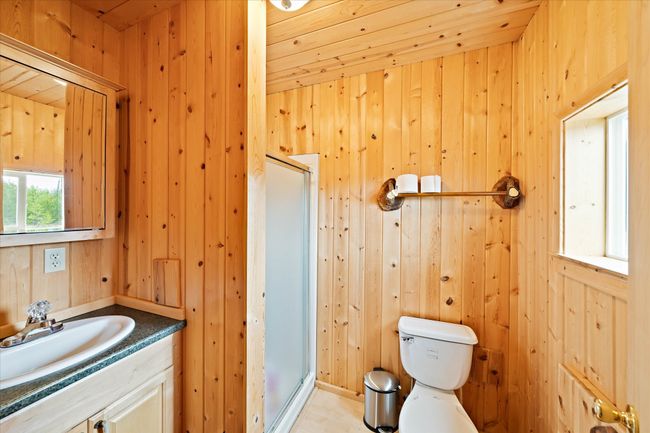 Bathroom Guest Cabin #2 | Image 48