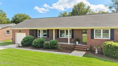 806 Bragg Dr, Wilmington, NC, 28409-6902 | Card Image