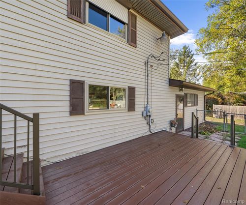 10401 Willow Rd, Willis, MI, 48191-9787 | Card Image