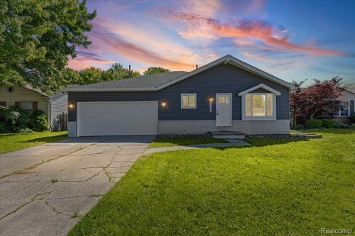 50192 Salisbury, Chesterfield Township, MI, 48047 | Card Image