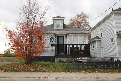 9 Prince St, Saint Catharines, ON, L2R3X6 | Card Image