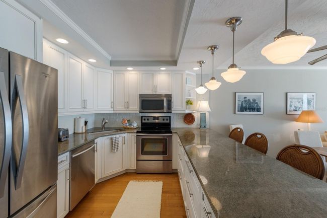 UNIT-204 - 5300 Gulf Dr, Condo with 2 bedrooms, 2 bathrooms and null parking in Holmes Beach FL | Image 17