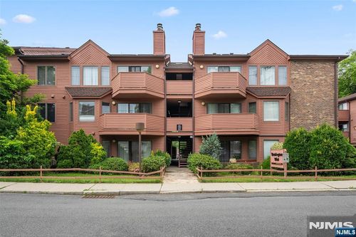 216A Washington Ave, Fort Lee, NJ, 07024-4000 | Card Image