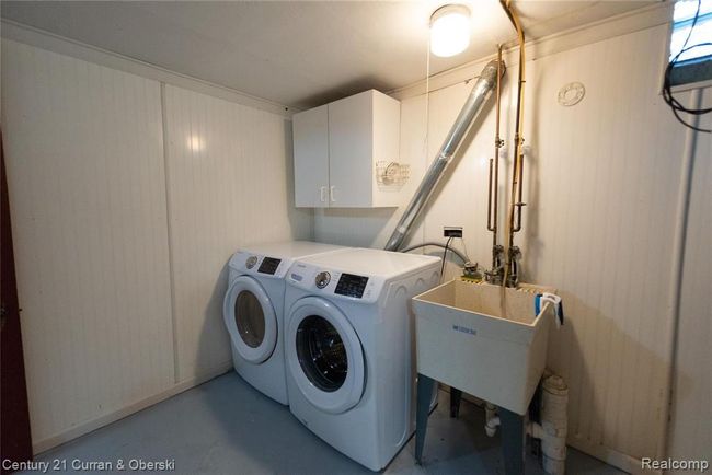 Laundry Area in Basement | Image 23