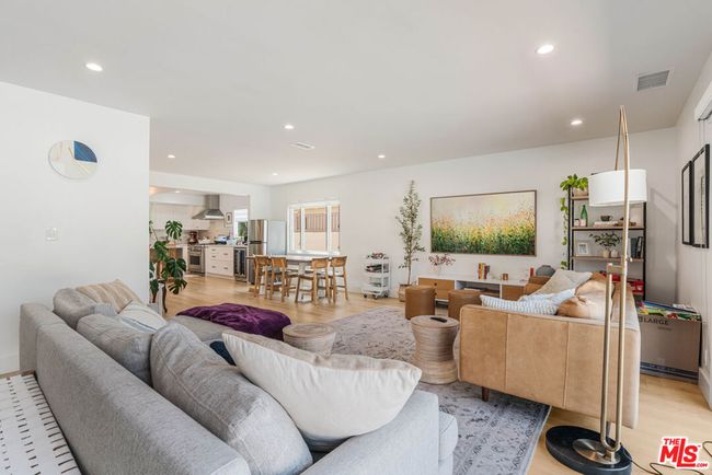 5737 Allott Ave, House other with 6 bedrooms, 6 bathrooms and 2 parking in Sherman Oaks CA | Image 13