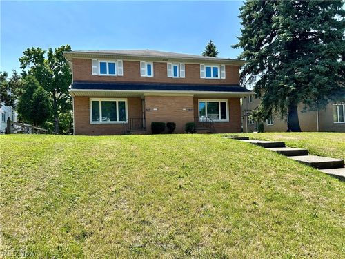 17914 Chagrin Blvd, Shaker Heights, OH, 44122-4841 | Card Image