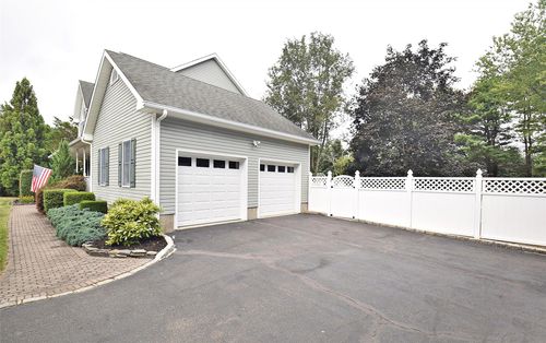 6 Cotton Tail Ct, Wading River, NY, 11792-2187 | Card Image