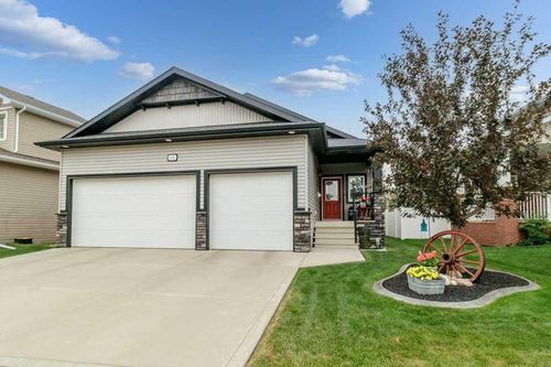 4112 45 Ave, Sylvan Lake, AB, T4S0B9 | Card Image