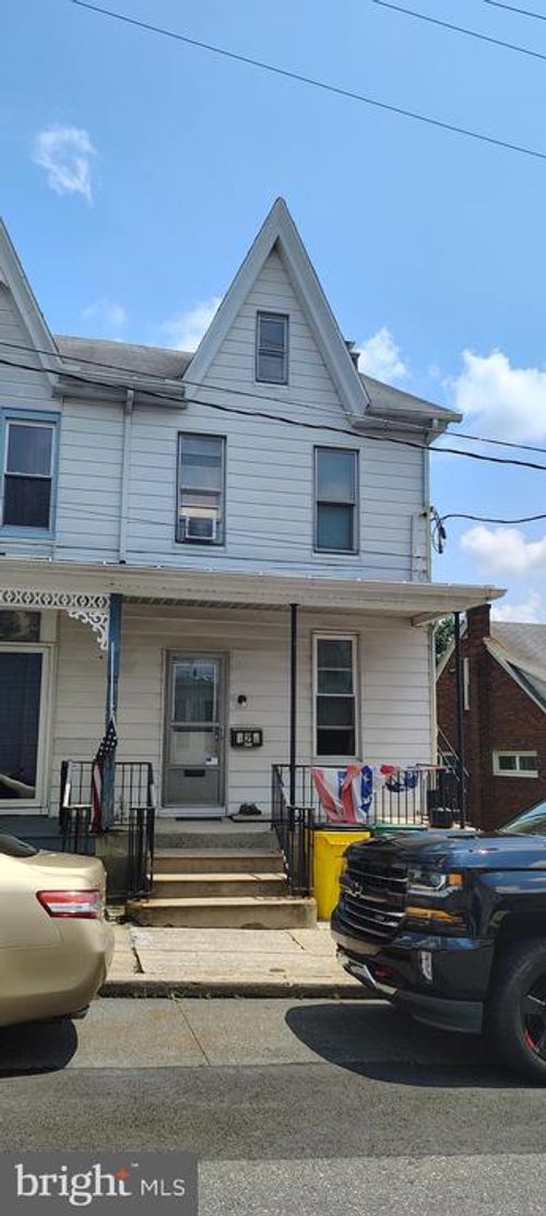 120 E Market St, Schuylkill Haven, PA, 17972-1638 | Card Image