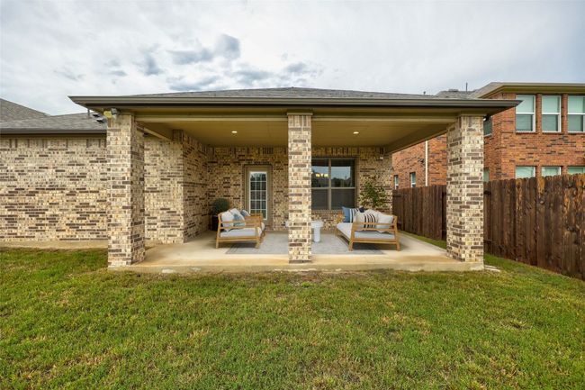 Covered patio *pic virtually staged* | Image 7