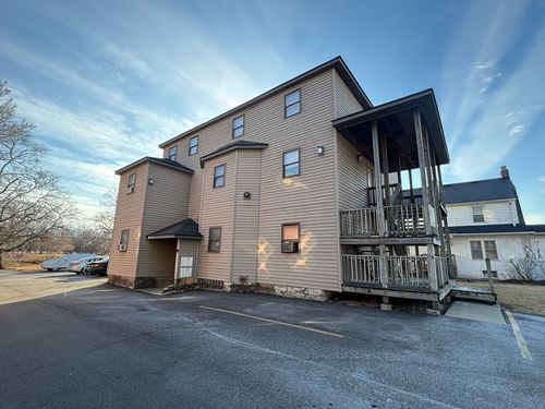 528 College Ave, DEKALB, IL, 60115-3189 | Card Image