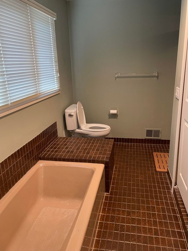 Bathroom #3 | Image 14
