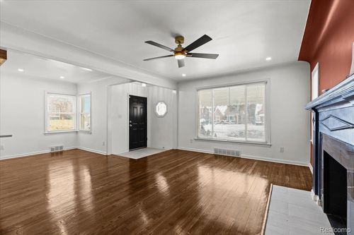 16866 Harlow St, Detroit, MI, 48235-3342 | Card Image