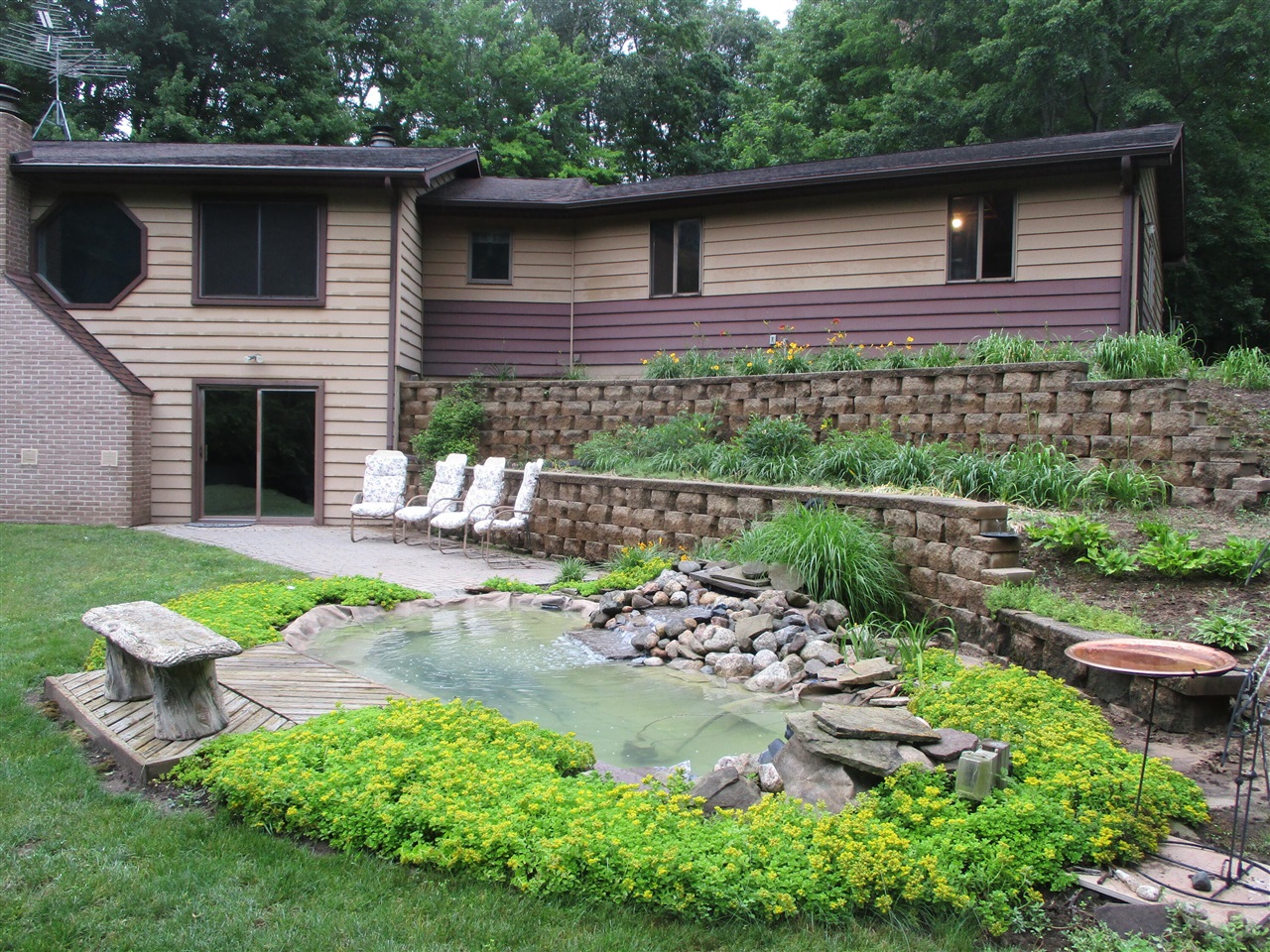 Felch Ave, Grant, MI 49327
