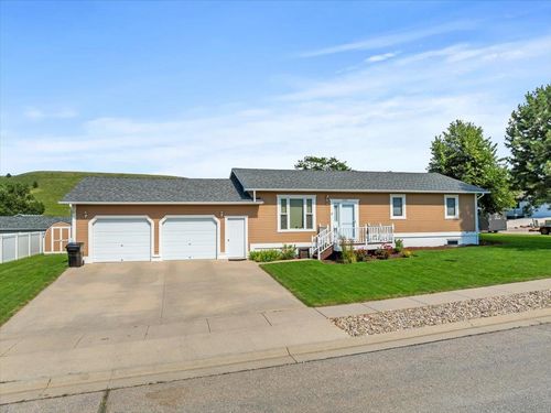 1006 S 33rd St, Spearfish, SD, 57783-9402 | Card Image